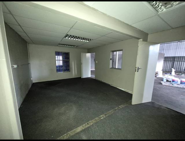 238M² WAREHOUSE TO LET IN CITY DEEP